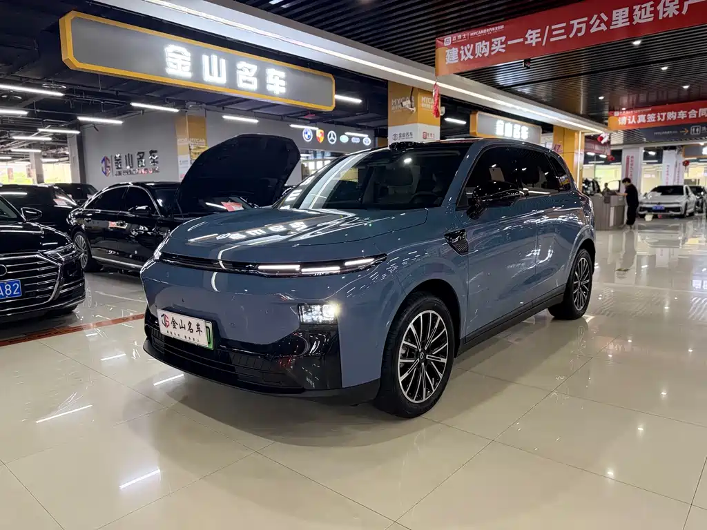 Leapmotor B10