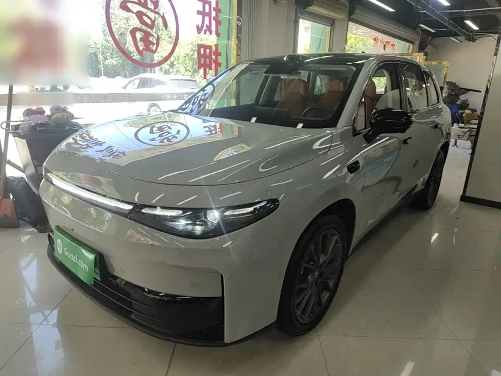 Leapmotor C10