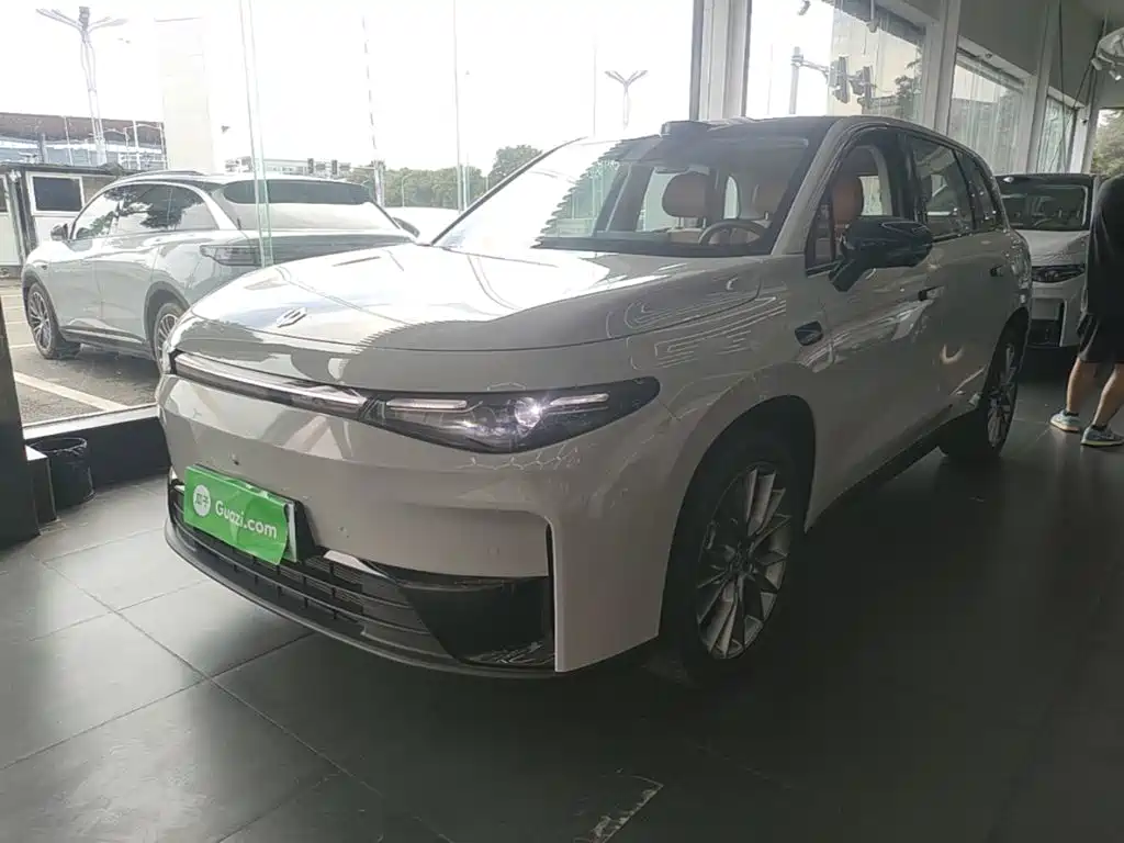 Leapmotor C10