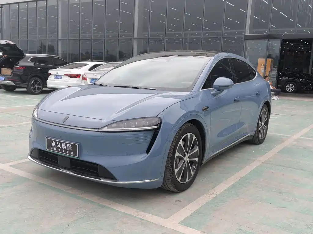 Luxeed R7