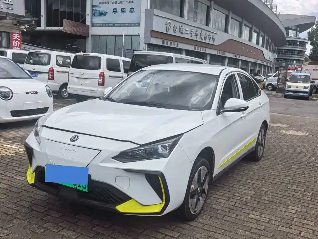 Dongfeng E70