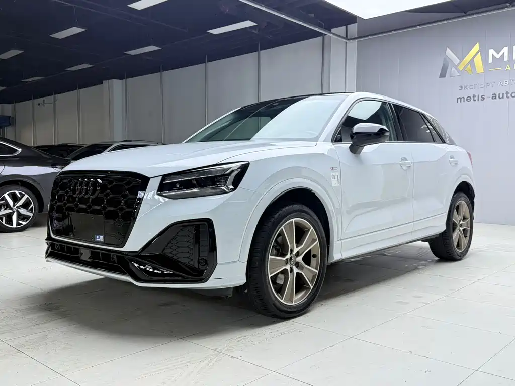 Audi Q2L