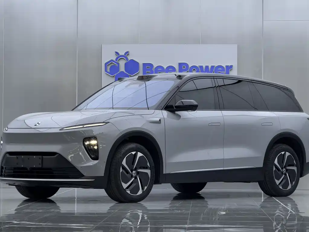 NIO ES8