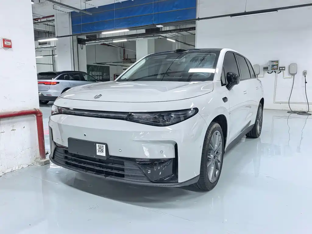 Leapmotor C10