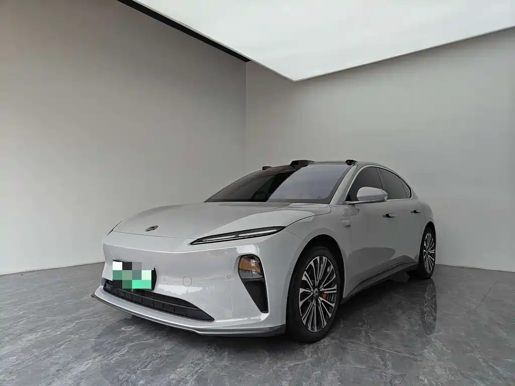 NIO ET5