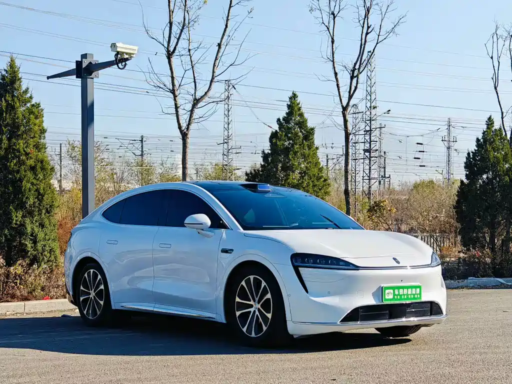 Luxeed R7