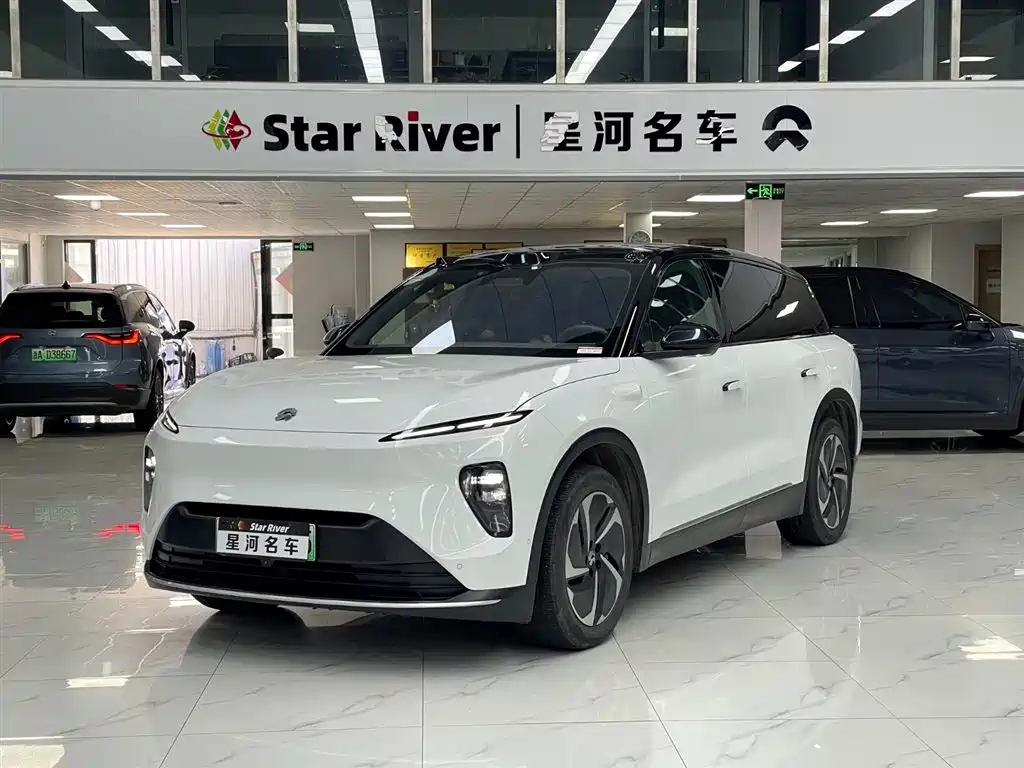 NIO ES8