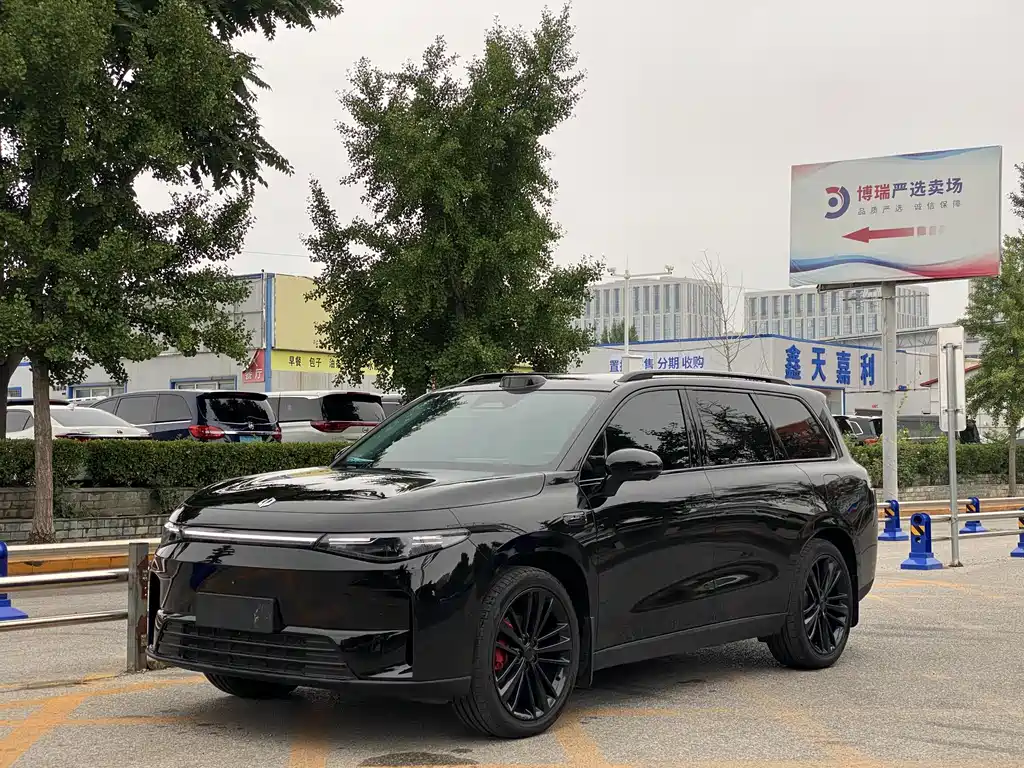 Leapmotor C16