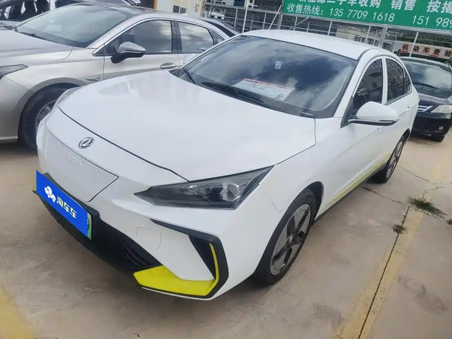 Dongfeng E70