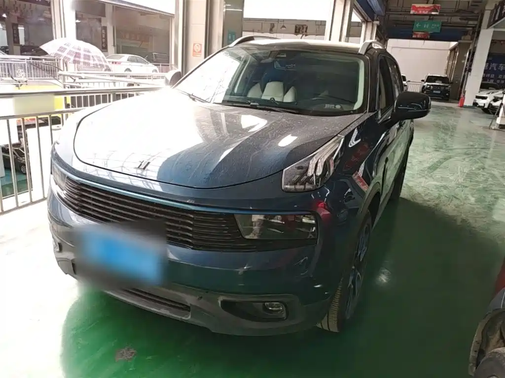 Lynk & Co 01