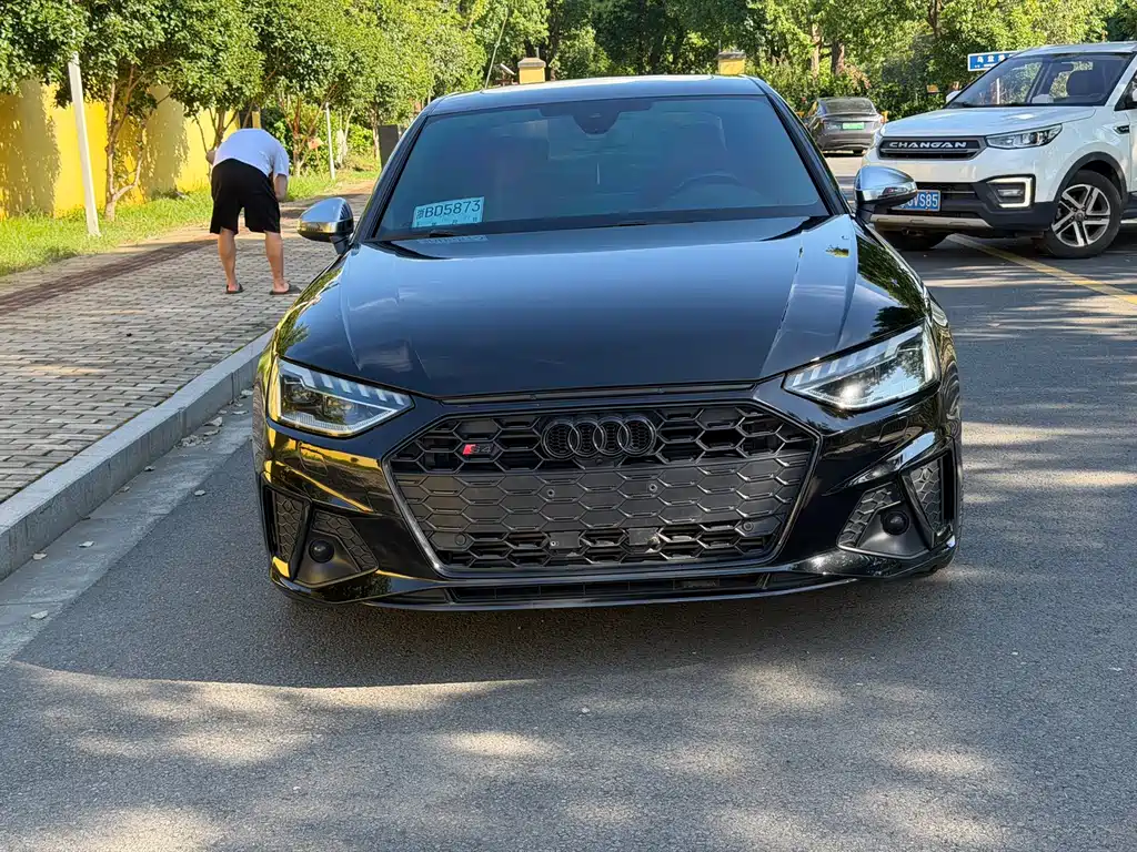 Audi S4