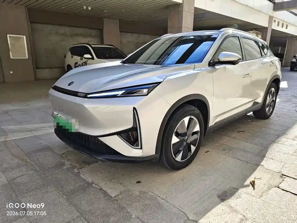 Dongfeng L7