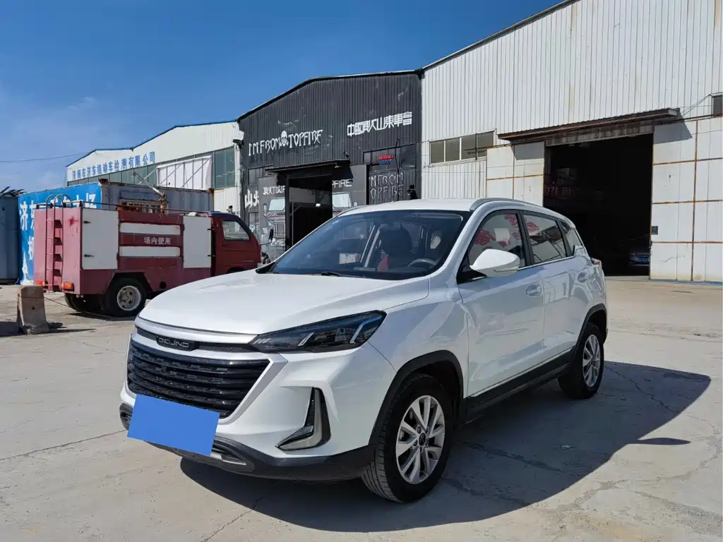 BAIC X3