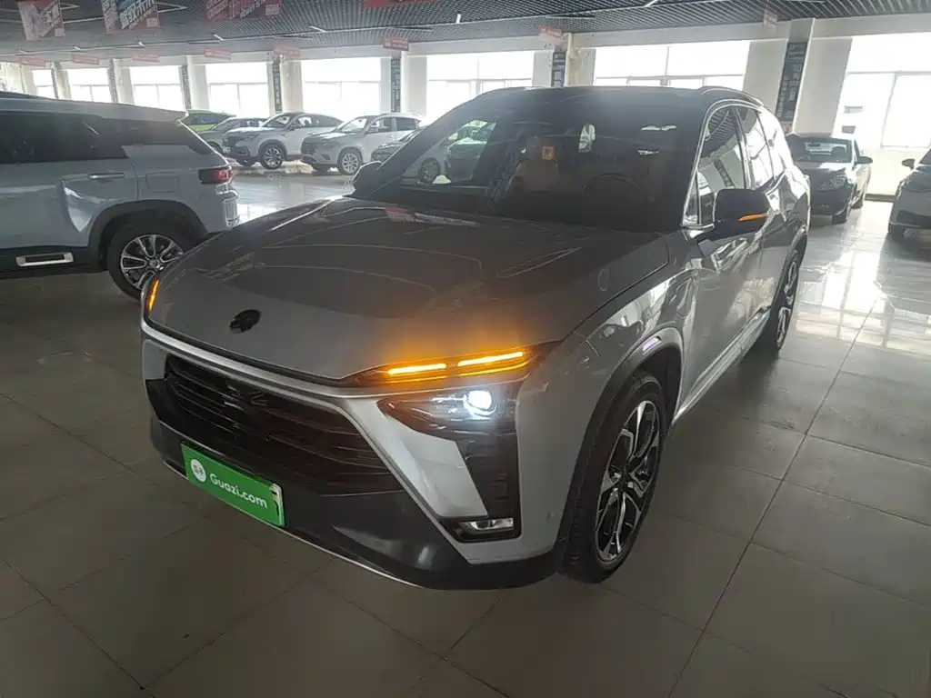 NIO ES8