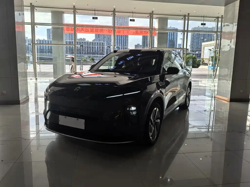 NIO ES8
