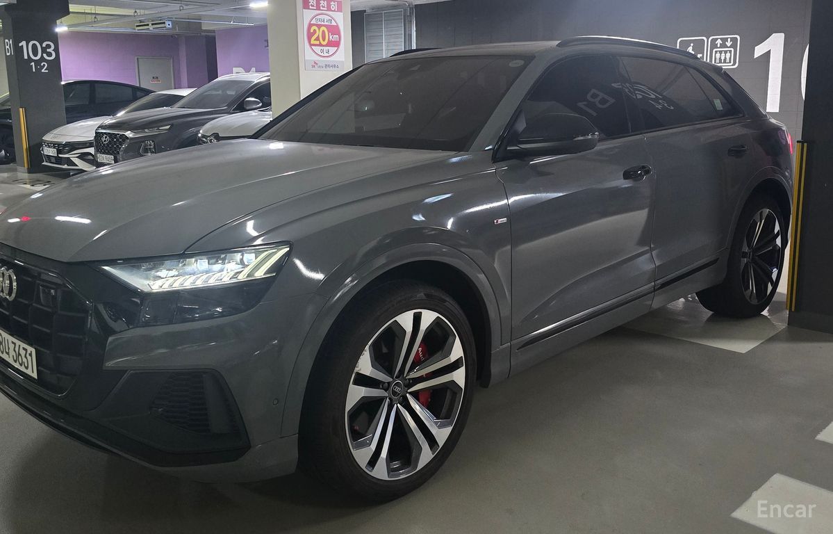 Audi Q8