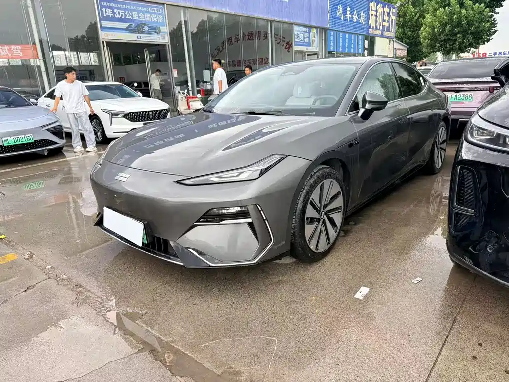 Geely Galaxy Galaxy E8