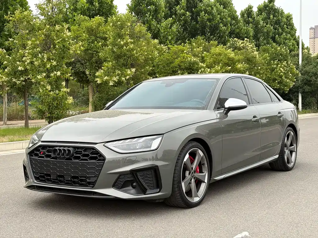 Audi S4