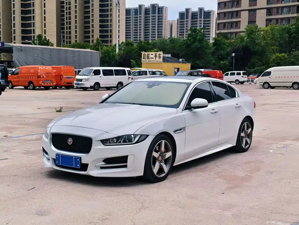 Jaguar XE