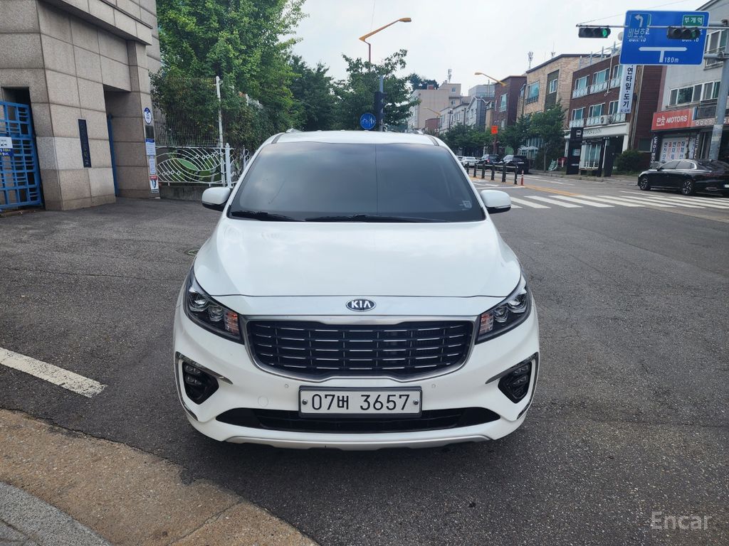Kia Carnival