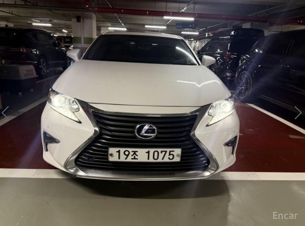 Lexus ES