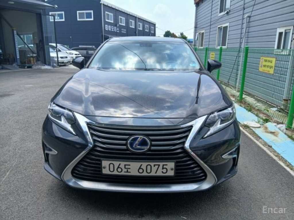 Lexus ES