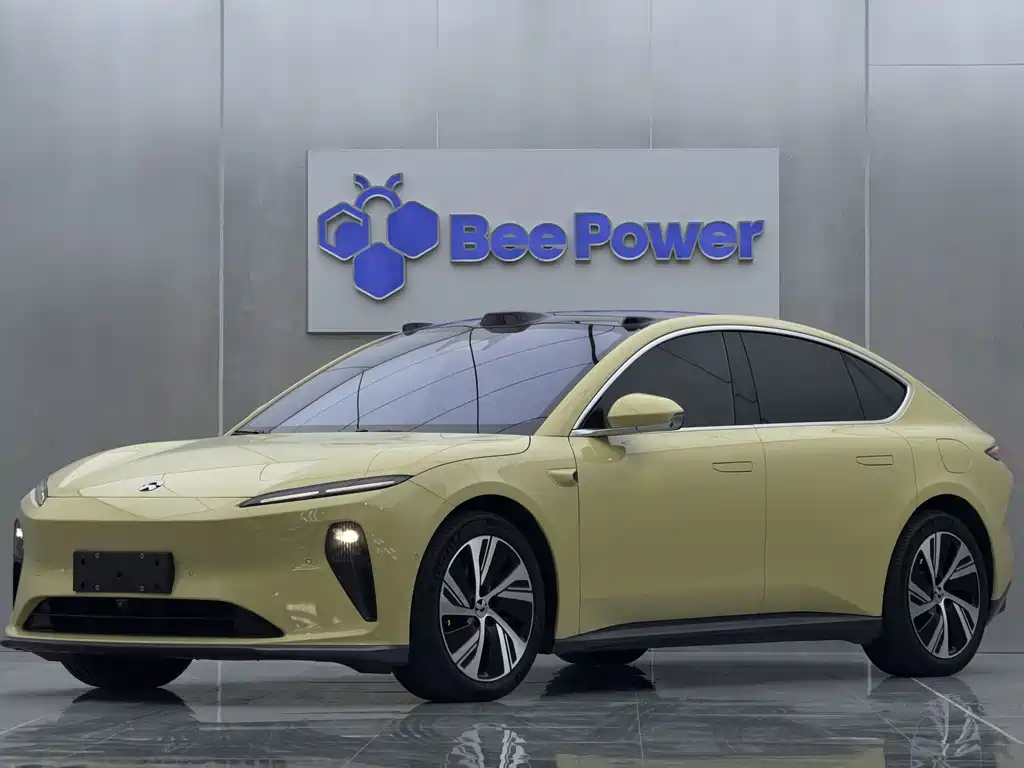 NIO ET5