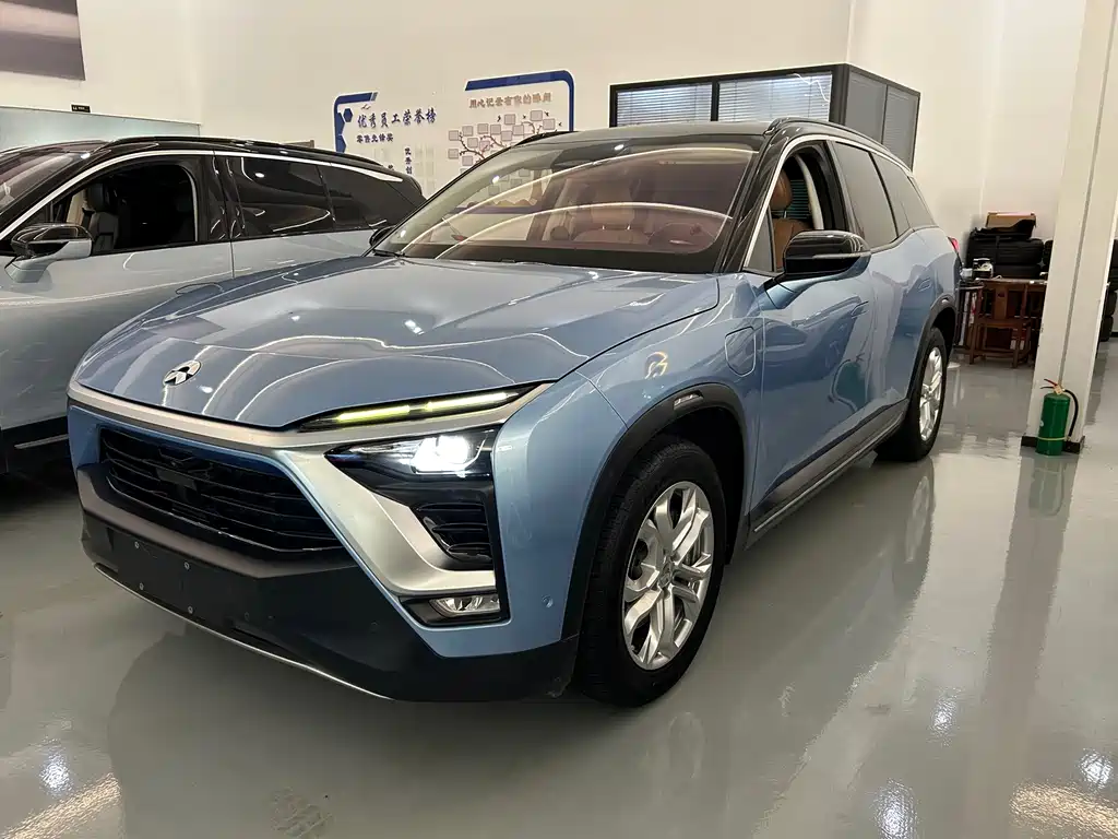 NIO ES8