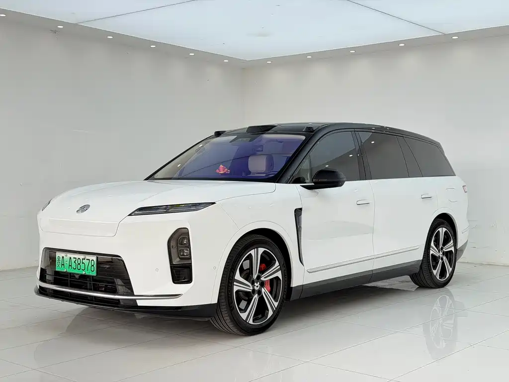 NIO ES8