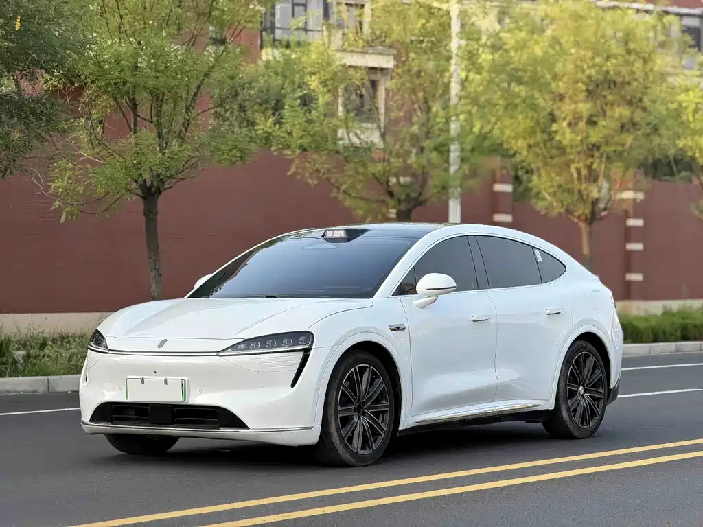 Luxeed R7