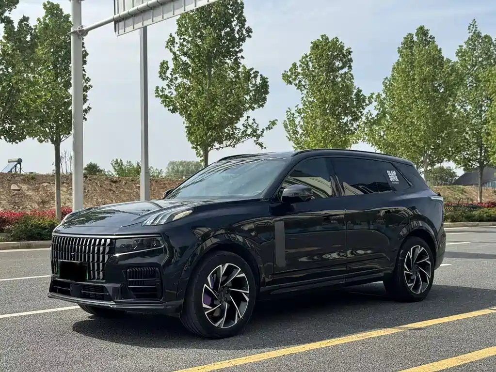 Lynk & Co 09