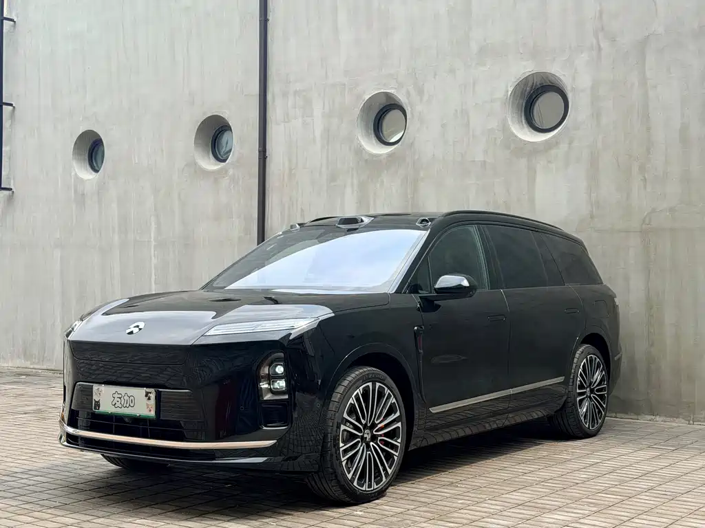 NIO ES8