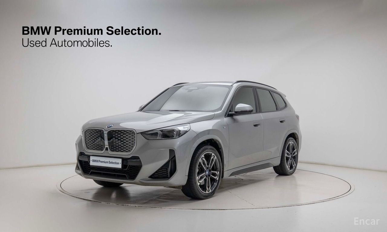 BMW iX1