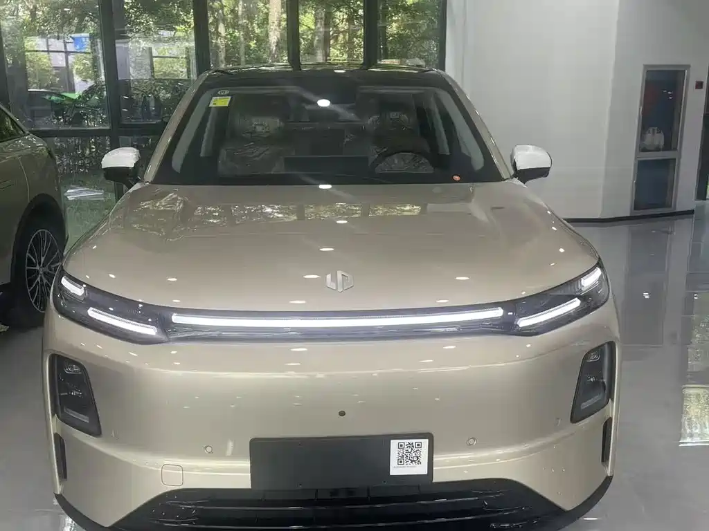 Leapmotor C10