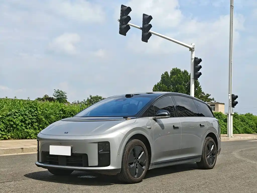 Li Auto i8