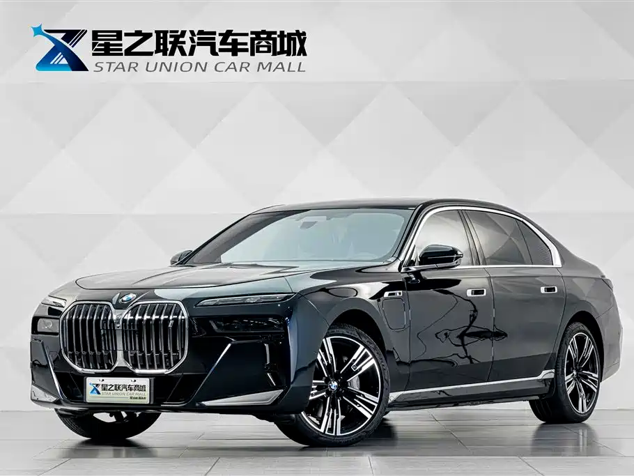 BMW i7