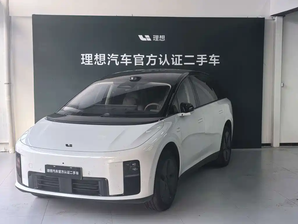Li Auto i8