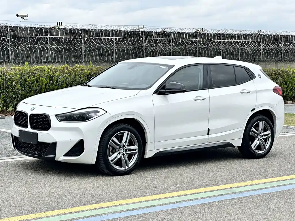 BMW X2
