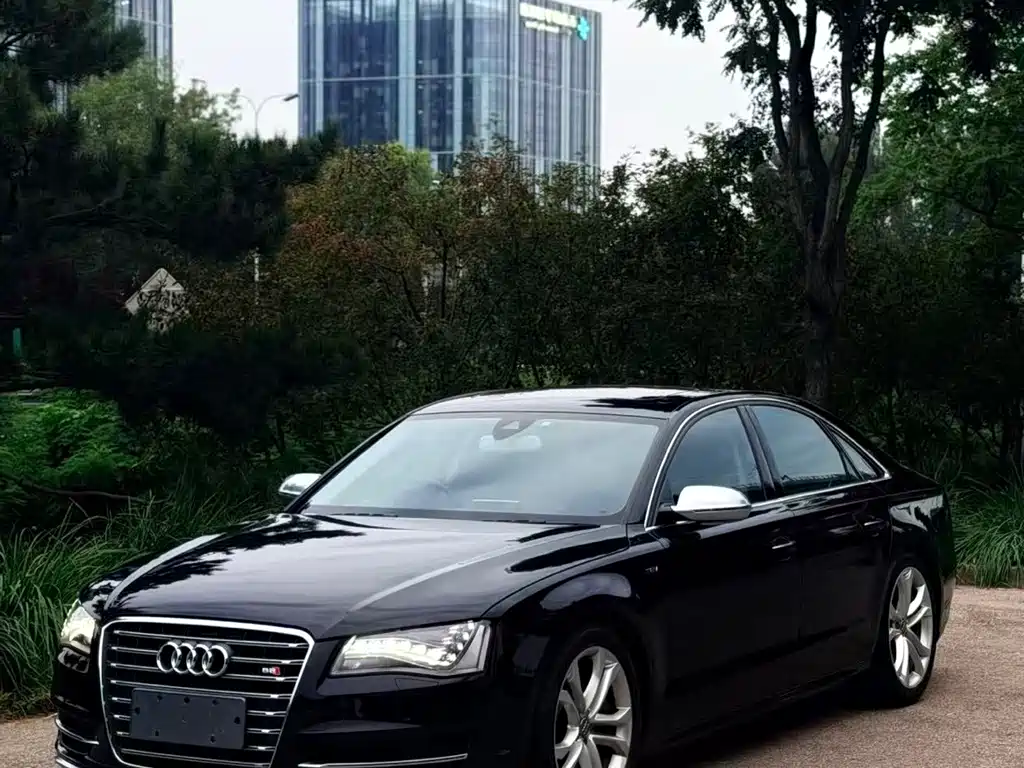 Audi S8