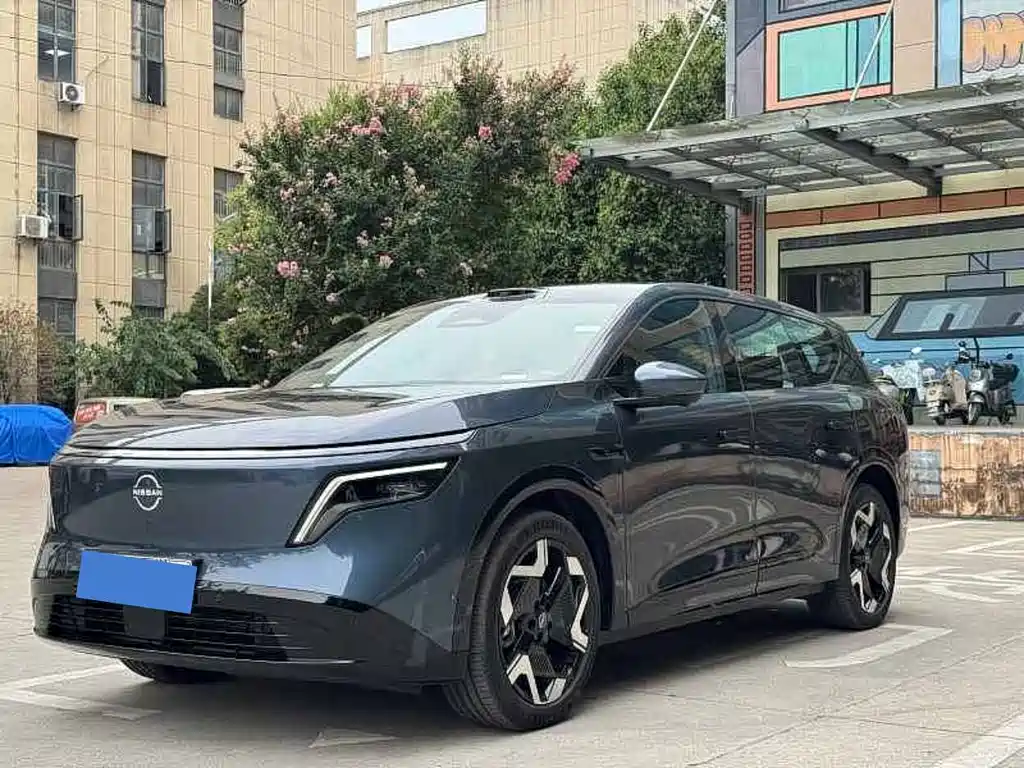 Nissan NX8