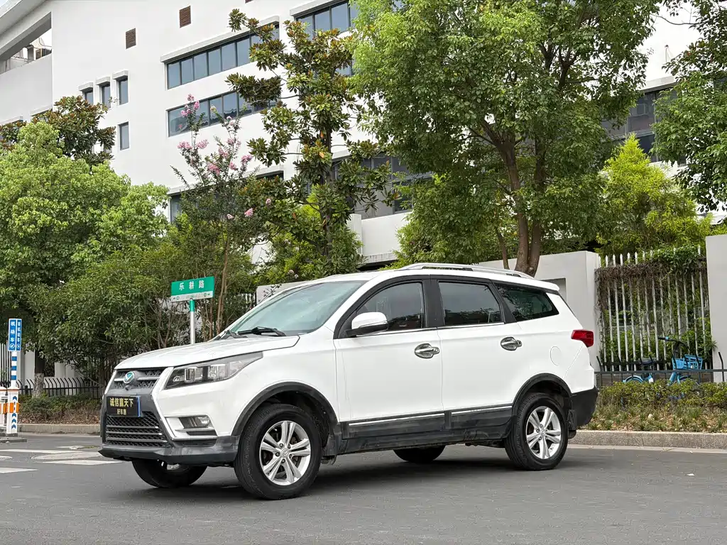 BAIC S3