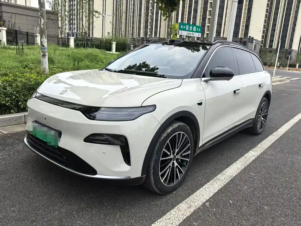 Leapmotor C11