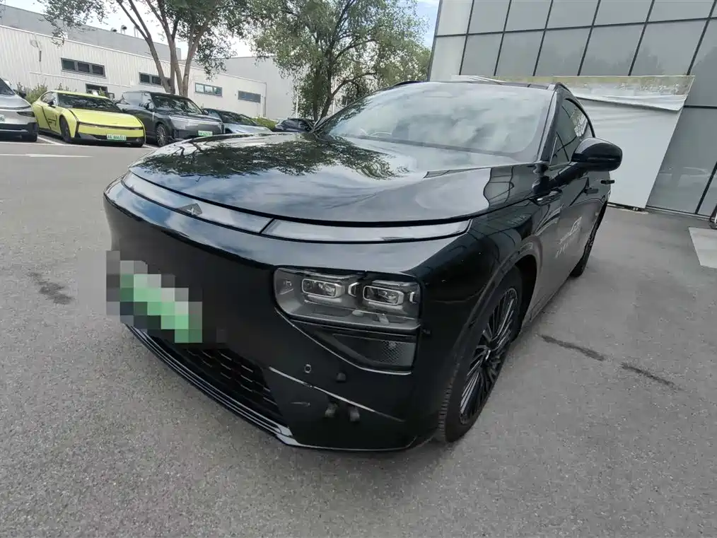 Xpeng G9