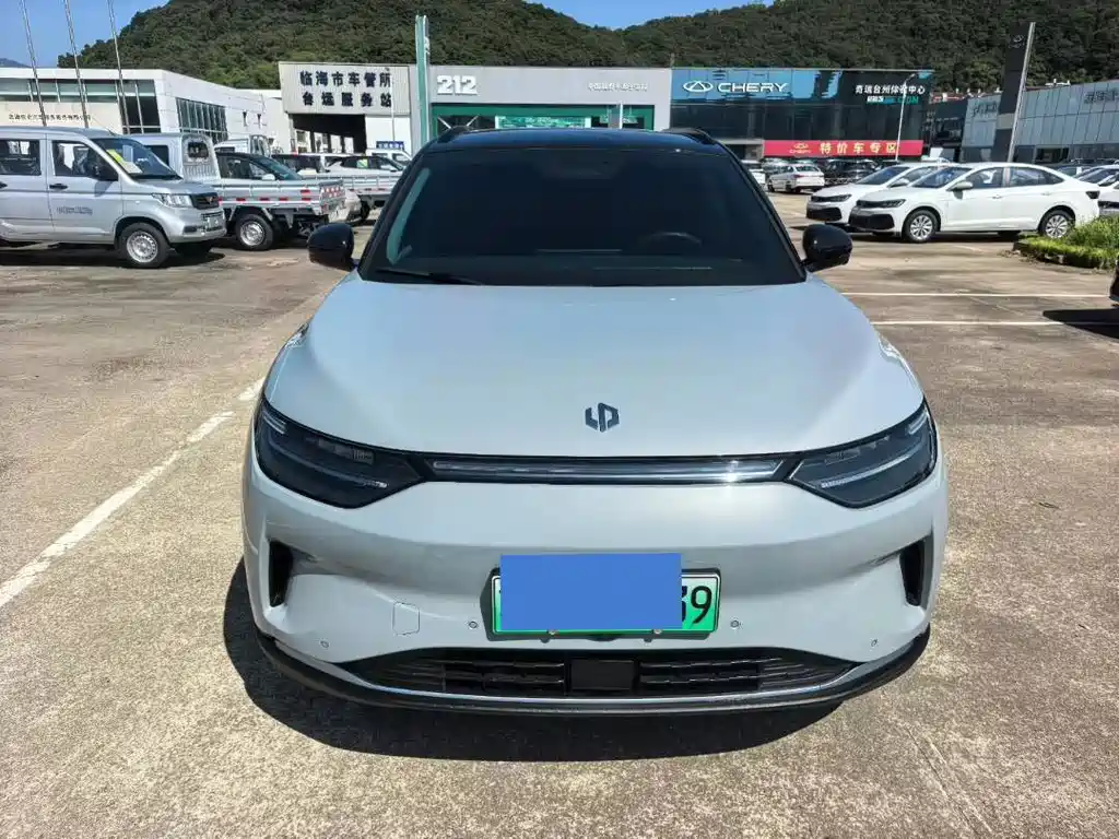 Leapmotor C11