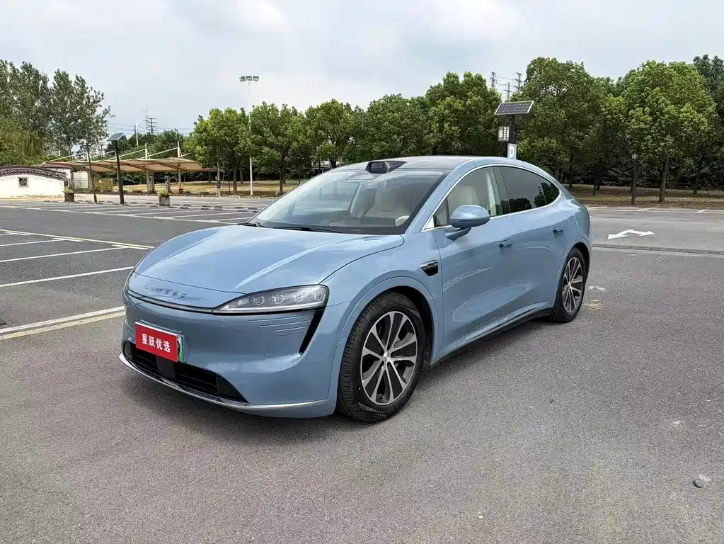 Luxeed R7