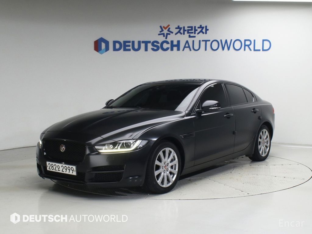 Jaguar XE