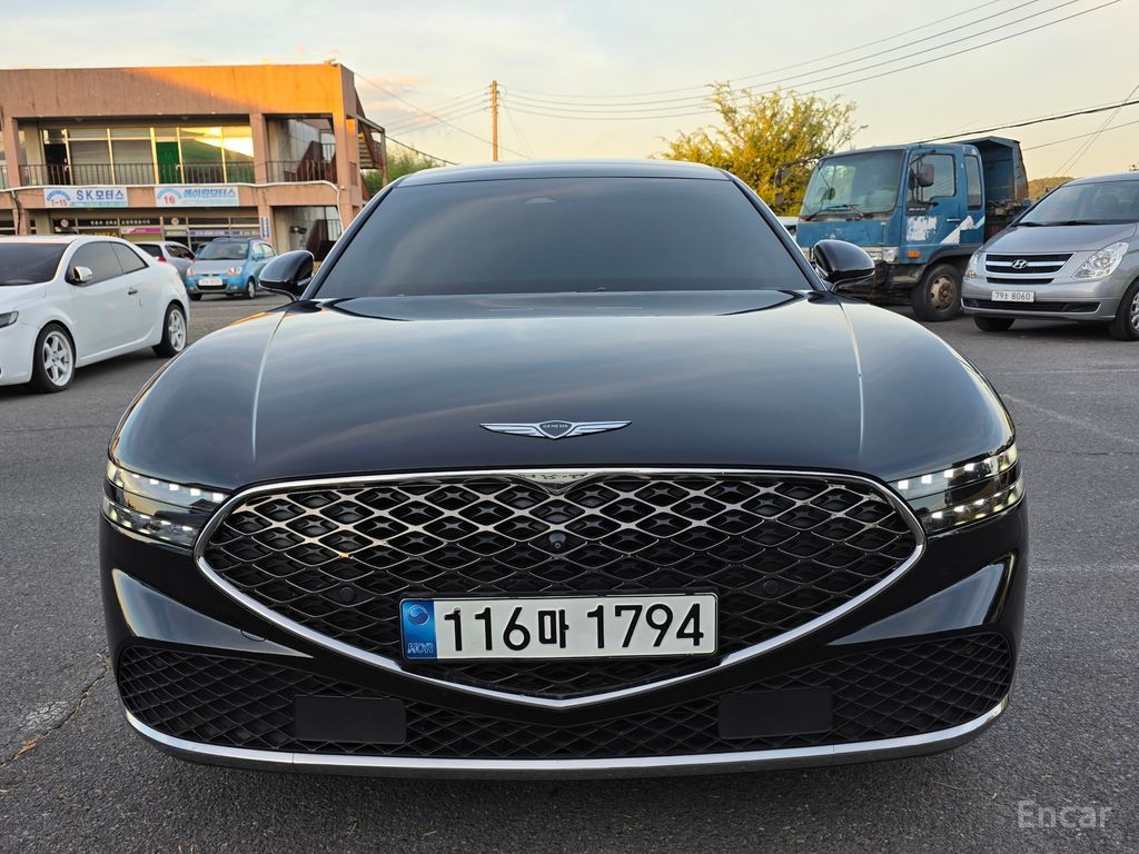 Genesis G90
