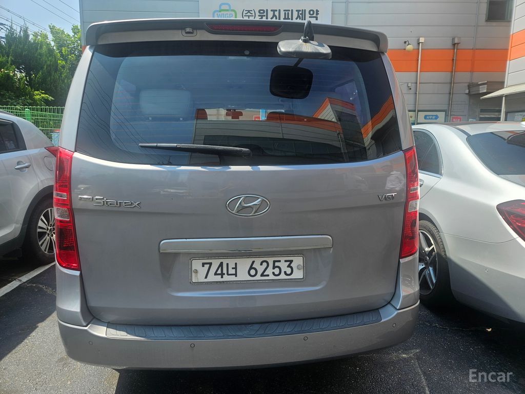 Hyundai Starex
