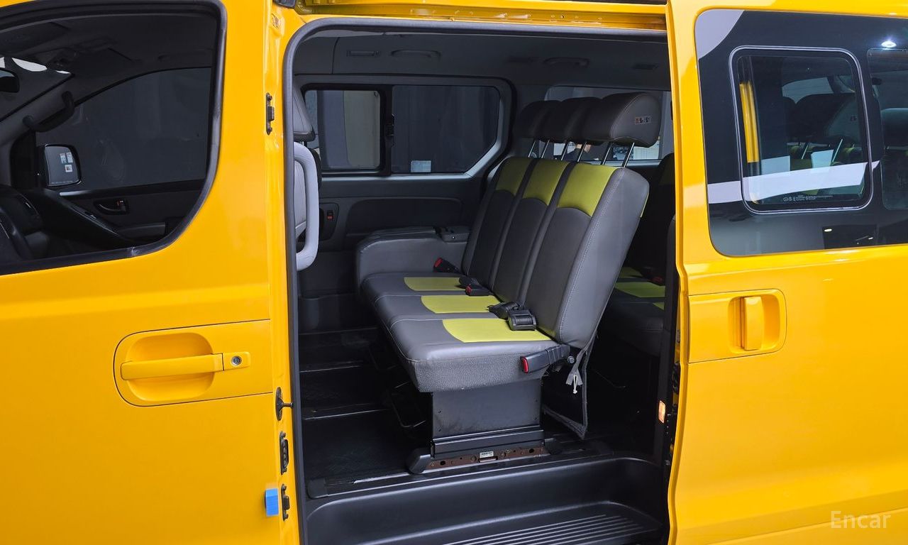 Hyundai Starex
