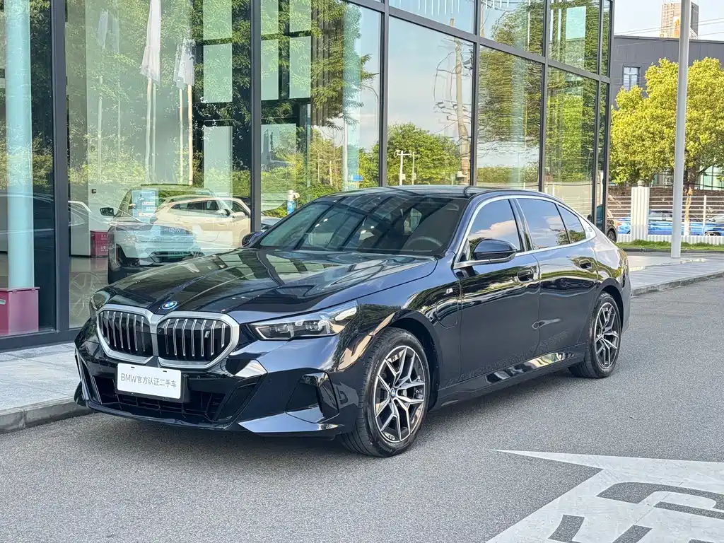 BMW i5